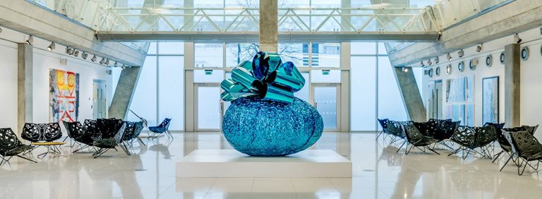 Koons: Baroque Egg with Bow